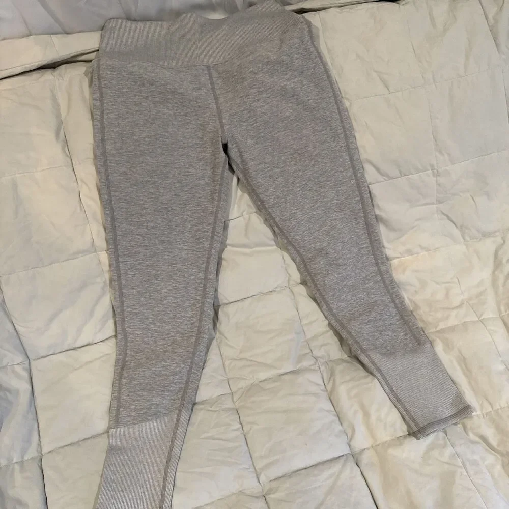 Alo Yoga High Waist Womens Leggings Size M RN 87320 Compression GREY & WHITE